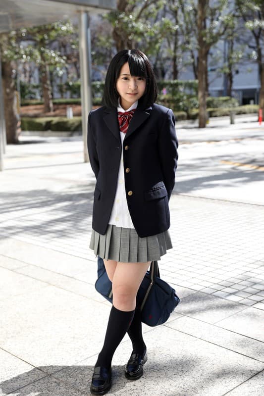 POBF-005 【VR】真面目そうな顔をしているくせに裸になった途端に密着SEXを求めたがるイマドキな女子●生2