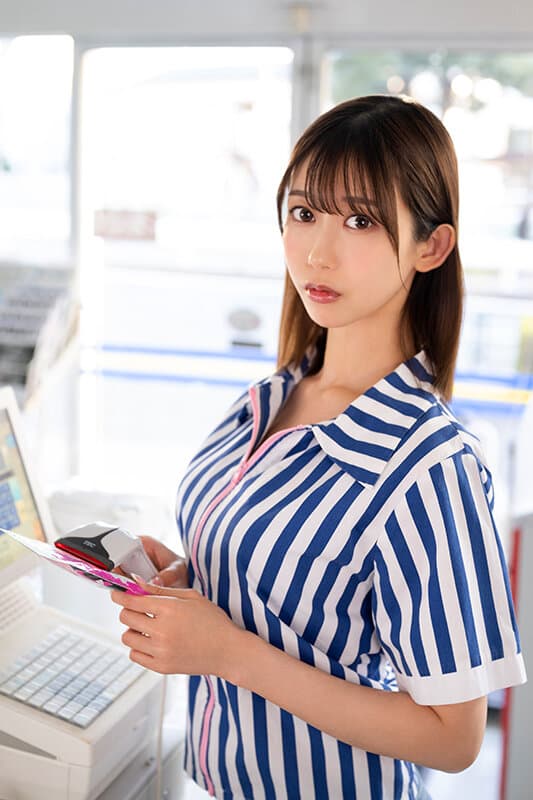 MKMP-518 弟の借金が原因で会社をクビになりコンビニ勤務の毎日…精神をすり減らし男に誘われれば簡単に股を開く私は24時間いつでも便利なコンビニ女 黒川すみれ