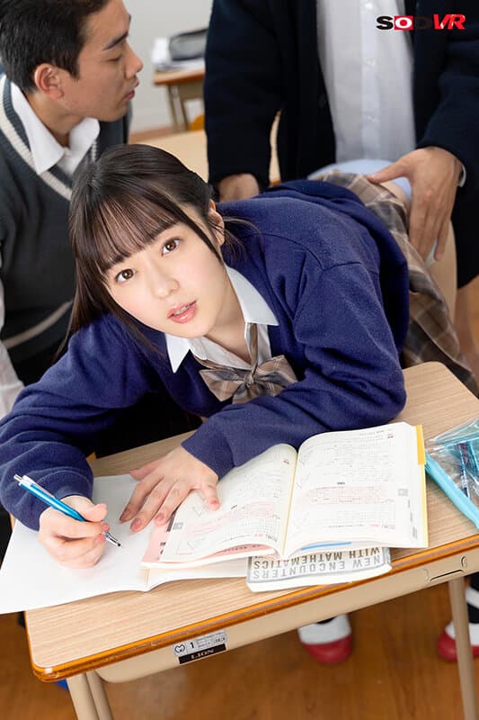 DSVR-1235 【VR】僕は教師。よく質問に来る男子女子、こいつら距離近すぎない…？ん？なんかよく見えないけどエロイことしてね？大人として叱らないと……って俺も誘われてるの…？VR 高瀬りな