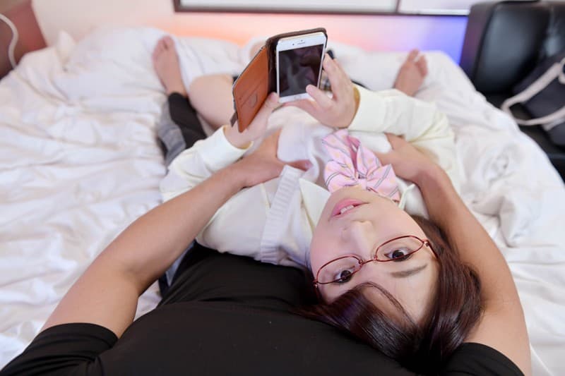 DOVR-003 【VR】今話題！家族風にふるまってくれるデリヘル嬢を呼んだら女子アナ似お嬢さんがやってキターーーー！しかも最後は生中出し