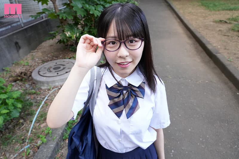 MDVR-236 柏木こなつ【VR】ゴミ部屋おじさんと制服少女VR 音楽学校に通うメガネJ○がボクの部屋にやってきたー。