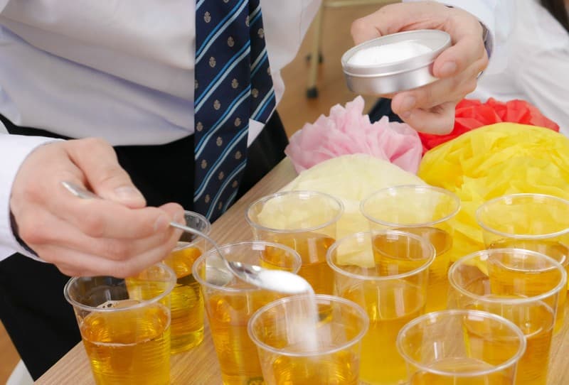 APVR-007 【VR】HQ超激的高画質 去年まで女子校だった学校で男子はボクら2人だけ！毎日イジメられてムカつくから文化祭の準備中に『睡眠薬』で全員眠らせてイタズラしまくり！ハメまくって復讐！！寝てるだけだとつまらないから『媚薬』も飲ませて強制発情！超淫乱に豹変した…VR