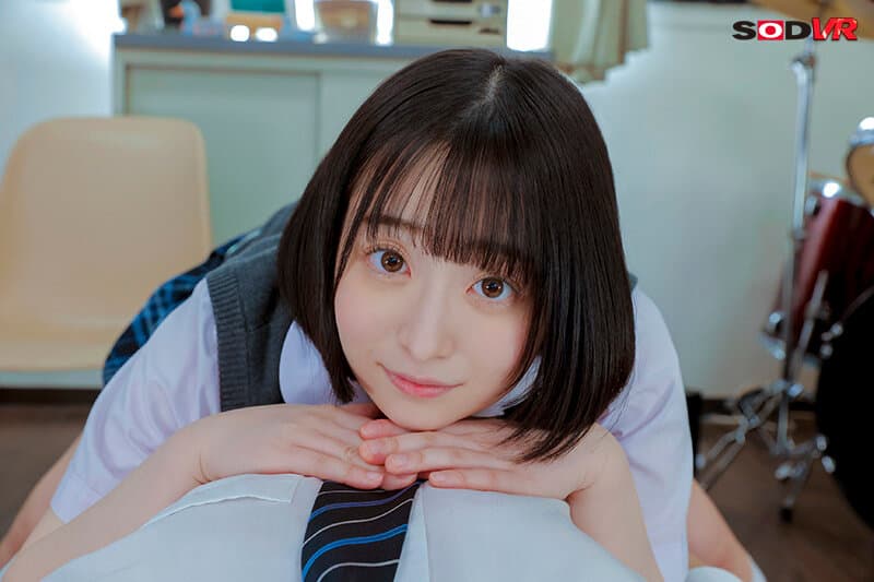 DSVR-1295 【VR】ボクが顧問をやっている軽音部の生徒が告白してきた 「ほんとうは先生のことずっと憧れて…」 おねだりキス魔になったみこちゃんに真夏の誰もいない部室で 汗だく接吻セックスされる 小島みこ