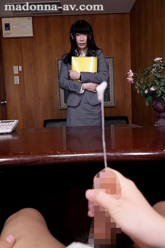 JUVR-097 【VR】ドM必見！！目の前で罵倒！軽蔑！説教！大会社を経営する父が倒れてぼんくら2世の僕が急遽社長に就任！！ 無能な僕をヤリ手のドSギャル秘書?夏芽さんが上から目線で見下し淫語責めVR！！ 真木夏芽