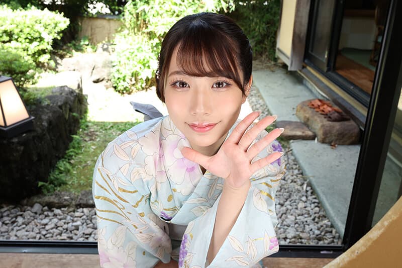 URVRSP-276 【VR】【8K VR】お客様に囁き密着と極上の施しで癒しの宿泊を提供する美人女将 尾崎えりか