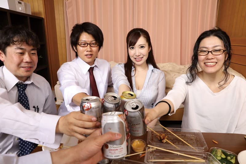 BNVR-006 【VR】「みんな寝ちゃったね」自宅の飲み会で僕と君だけが起きていた。→その結果??