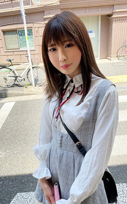 KIWVR-273 【VR】「1cmだけでいいから…1回挿れて…お願い！」童貞のボクに【神展開！】生ハメ人生初マ○コの快楽に暴走性欲で何度もイカして【中出し連発?顔射】した【ラッキースケベVR！！】 ひなの