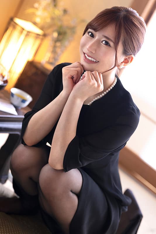 VRKM-330 【VR】葬式で10年ぶりに会った喪服姿の従妹は巧みな舌使いでオトコを繋ぎとめる舐め好きギャルになっていた 悠月リアナ