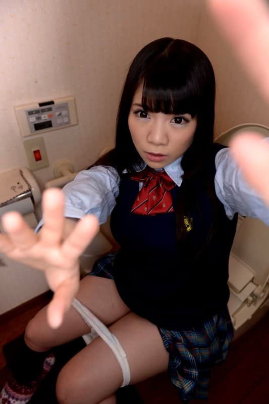 VRAB-022 【VR】3DVRで妹のトイレに特攻！俺の妹は性奴隷で肉便器！たっぷり出すからきれいにしてね！ 久我かのん