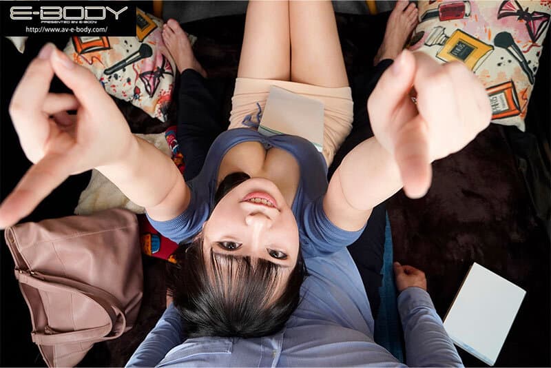 EBVR-091 【VR】ネカフェの狭いシングルシートで二人きり… 密着状態で我慢できない僕と敏感巨乳彼女の声我慢イチャラブ性交VR 有栖かなう