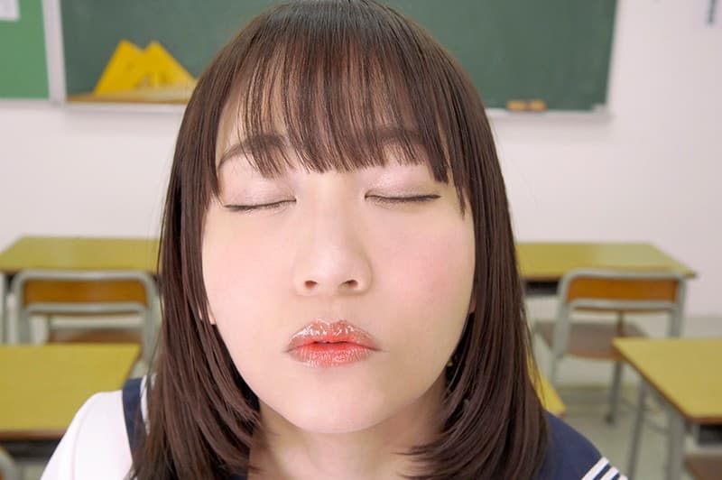 KIWVR-047 【VR】HQ超画質革命！ 【教室で告白】「先輩大好き◆付き合えるなら何でもします！」王様気分でどスケベな命令してみた！ 篠宮ゆり