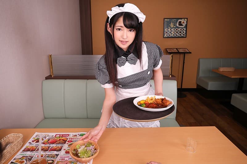 KIWVR-084 【VR】超画質革命！美少女ウェイトレスにいちゃもんをつけて土下座謝罪させ脅して生ハメ中出ししたモンスタークレーマーVR 渚みつき