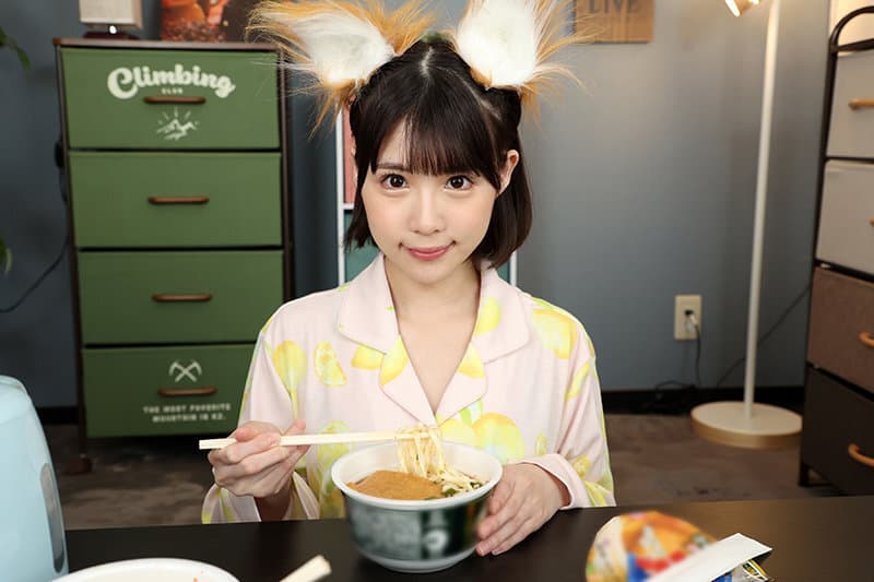 VRKM-440 【VR】天井特化アングルVR ～何もない休日に彼女とヤリまくる～ 横宮七海