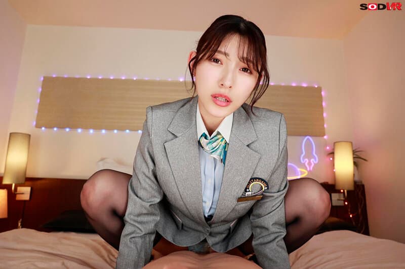 DSVR-1557 【VR】【8K】CA×機長相部屋VR ステイ先のホテルで年上CAに無邪気にチ●ポを操縦されちゃった機長のボク