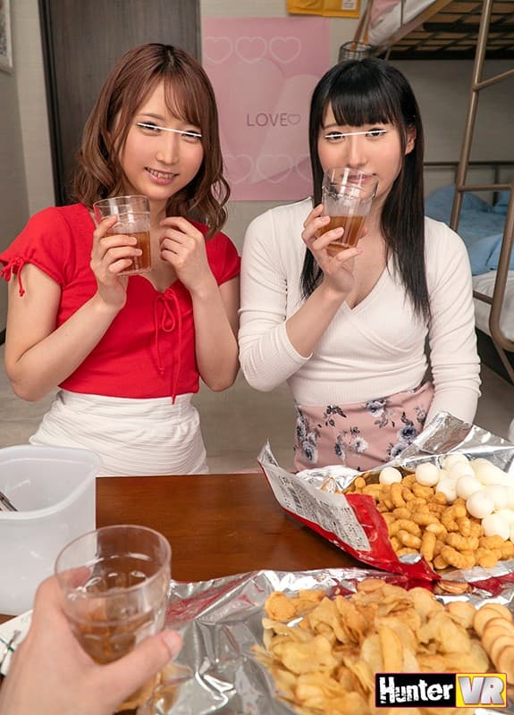 HUNVR-058 【VR】 ボクは義理の姉ちゃんと相部屋…しかも二段ベッド。ある夜、酔っ払った姉ちゃんの友達がボクのベッドに侵入？義姉と相部屋二段ベッド生活のボク。ある日、義姉の友達が家飲みにやってきたのはいいのだが、めちゃくちゃ酒に弱くてべろべろに酔っぱらってしまい結局…