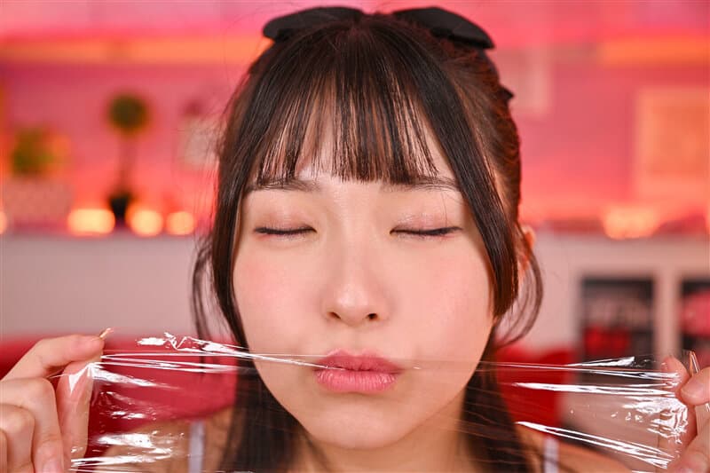 KIWVR-675 【VR】【8K】【制服J〇限定】専門リフレ 超低身長ルーズソックス女子〇生が媚薬発情ガンギマリで裏オプOK！お店に内緒で中出し超キメセク 月本海咲