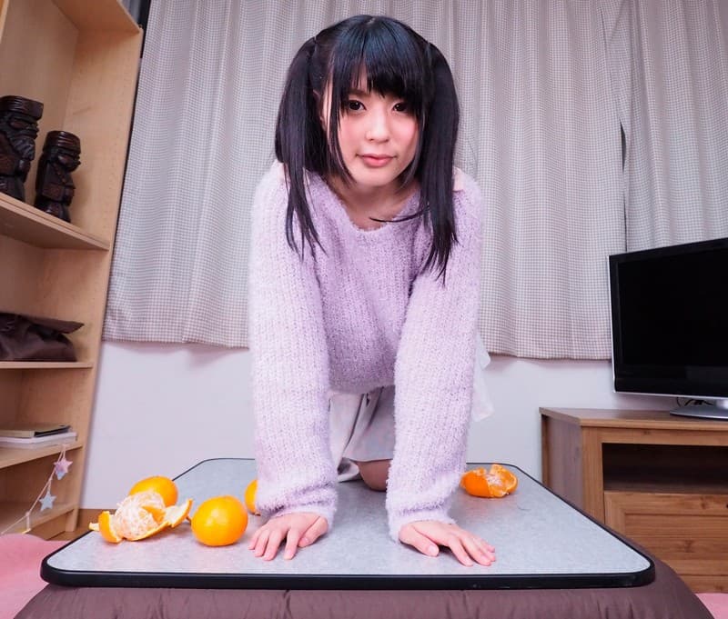 KMVR-341 【VR】コタツ団欒 家族サービスしてたら、妹が可愛すぎて我慢できずにイチャつき 生中出しSEX 藤波さとり【リアル映像】