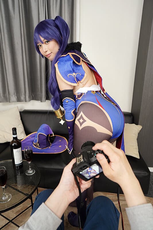 COSVR-023 【VR】えちえち 美巨乳レイヤーとイベント終わりにホテルでオフパコ！ えろコス誘惑美少女と同人誌みたいな連続ナマ中出しSEXで童貞卒業！ 中丸未来