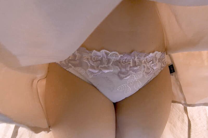 KOMZ-088 【VR】スカートの中で深呼吸したい