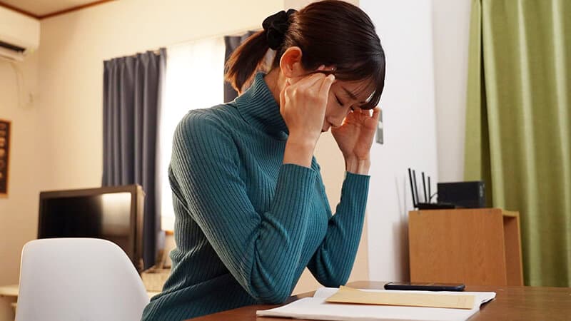 MKMP-518 弟の借金が原因で会社をクビになりコンビニ勤務の毎日…精神をすり減らし男に誘われれば簡単に股を開く私は24時間いつでも便利なコンビニ女 黒川すみれ