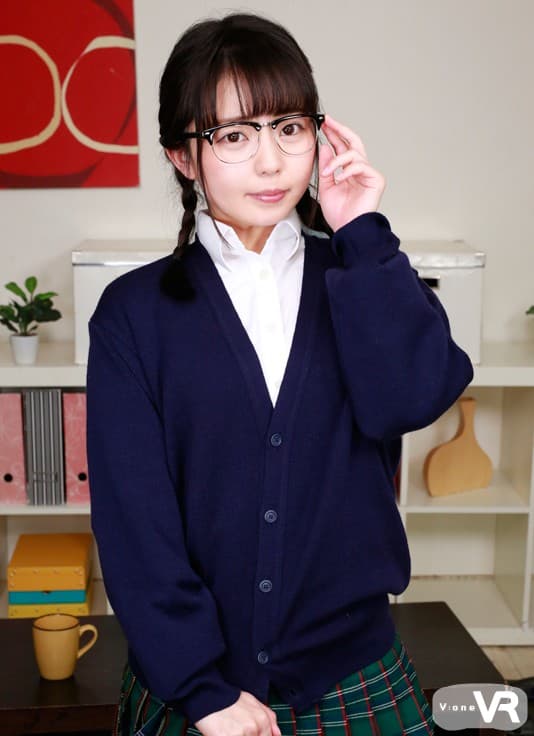 VOVS-384 【VR】長尺43分?高画質 地味な幼馴染の生徒会長がキスで豹変！エッチな予備知識が大暴走！！ 泉りおん