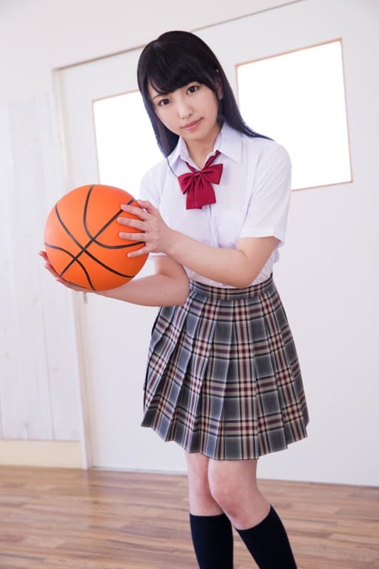 KMVR-442 【VR】まるで青春時代にタイムスリップ！クラスで一番可愛い女の子から体育館に呼び出され、まさかの告白！さらに愛ある中出し制服SEX！！ 倉木しおり