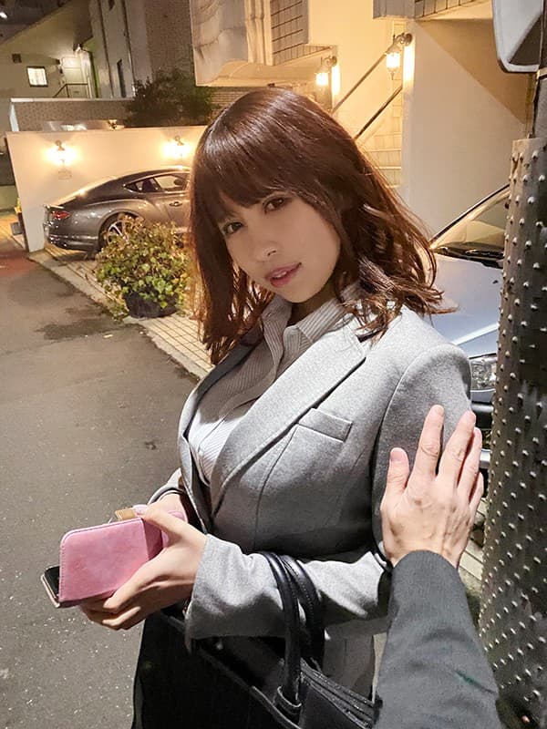 KIWVR-223 【VR】深夜1時、日帰り出張先で終電逃して【大嫌いな先輩と相部屋】に…。寝込みを襲われ、イヤがりつつも【凄テク】で絶頂連発！快楽に負け、嫌いな男のセフレ堕ち【中出し?顔射】されたIカップ爆乳OL 有岡みう