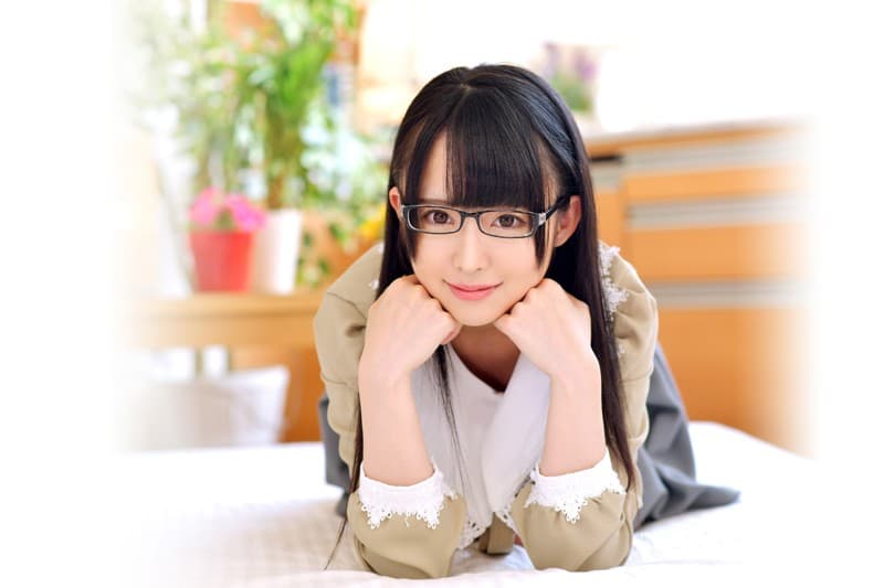 QRVR-016 【VR】3DVR 新少子化対策法可決！初対面でいきなり恋に落ち即子作り！街のケーキ屋さんで働く黒髪地味子で恥ずかしがり屋のきらりちゃんと恥じらい初SEX 瀬名きらり