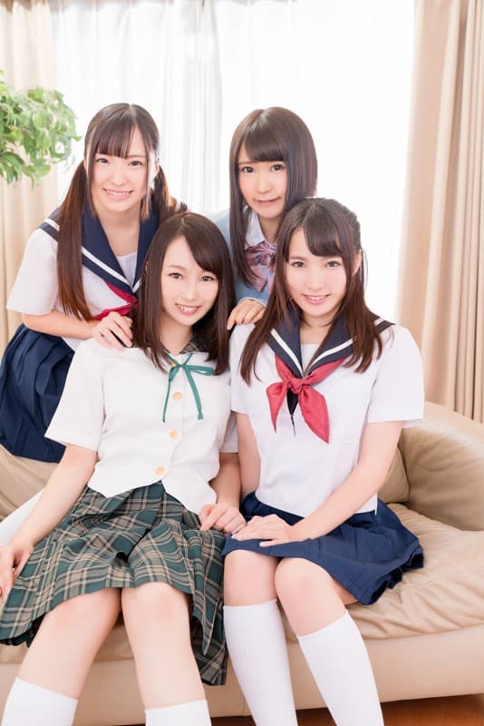 ETVCO-025 【VR】超幸福シチュエーション！クラスで一番かわいい女子達に次々告白されて、全員と連続生中出しSEX ラブラブ密着一対一SEXたっぷり収録、ハーレム天国も収録の長尺スペシャルVR