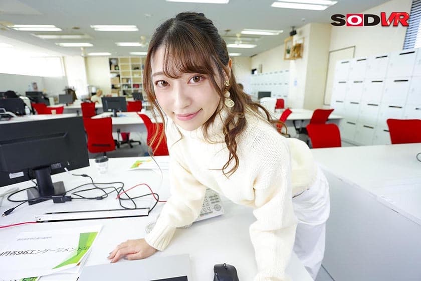 DSVR-1127 【VR】もしも僕がSODに入社したら…1年先輩の中山先輩と会社には内緒でこっそり社内恋愛 エッチな先輩、宣伝部 中山琴葉が休日のオフィスで「ほかの人は内緒だよ？会社でエッチな事しちゃお？」