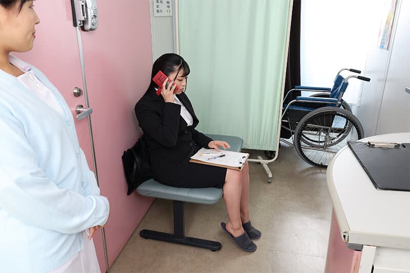 URVRSP-251 花柳杏奈【VR】【8K VR】2023年入社新人OLを変態医師のスケベ検診で身体の隅々まで弄び 医者の特権を利用してマン汁ダラダラに感じるまでドクハラ健康診断。Gカップ 杏奈 / URVRSP-251 Hanayagi Anna Office Lady – VR