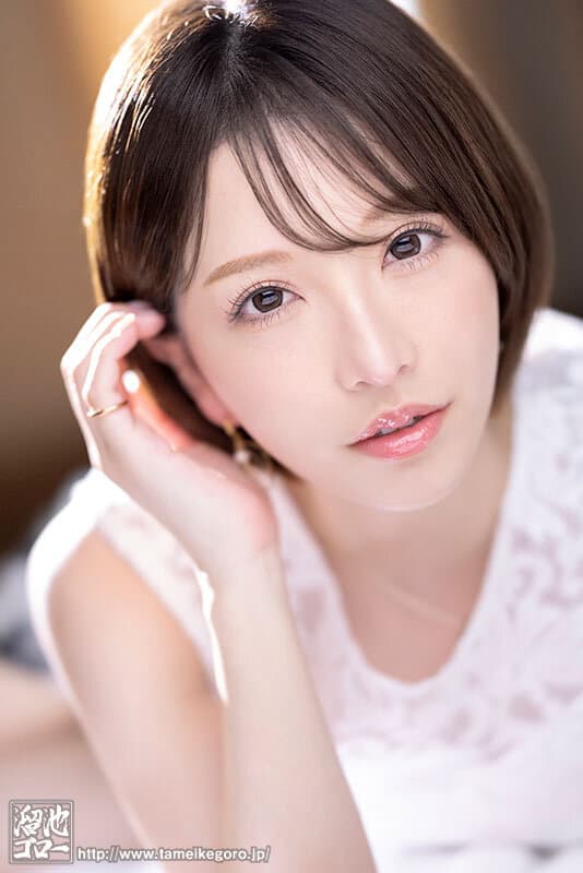 MEVR-009 【VR】「ワタシに責められて感じているかわいいアナタをいっぱい見せて…」 夢実かなえ初VR 最高にイイオンナの最強痴女パフォ8K SPECIAL！淫語×寸止め×射精管理！！