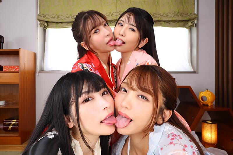 URVRSP-438 【VR】【8K VR】4人のヤリマン女子大生たちと行く抜かれまくりハメまくり温泉合宿