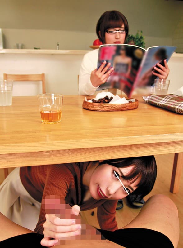 HUNVR-024 【VR】HQ超激的高画質  勉強一筋のマジメ義妹と淫乱全開のヤリマン義姉がボクのチ○ポを寝取り合い？ボクに突然超美人でスタイルが良いヤリマンの義姉と可愛らしくてマジメな義妹が出来た！！姉妹とは思えないほど二人は性格が違う…。義姉は実はマジメぶってる妹の事が…