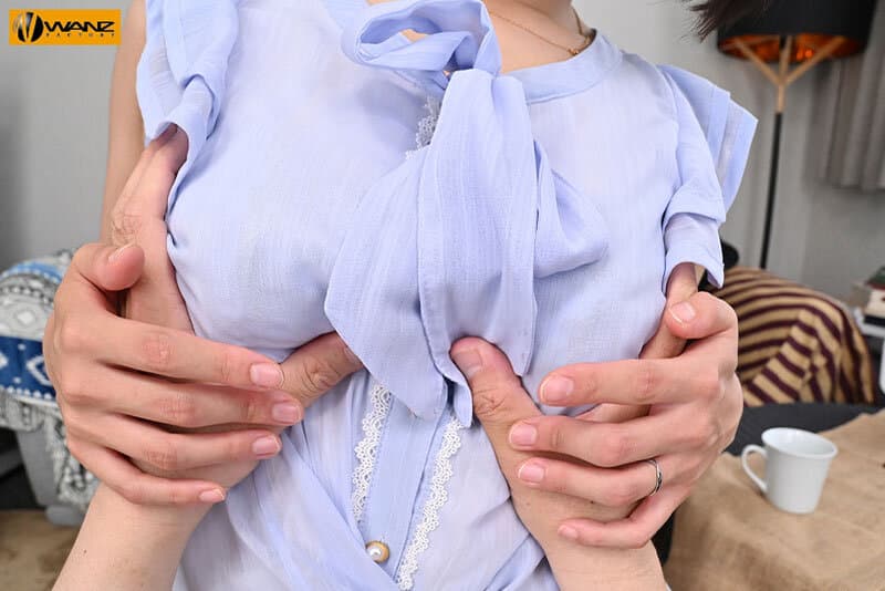 WAVR-265 【VR】VR史上No.1おせっかいおばさんに筆下ろしされたボク 「初体験がおばさんじゃダメかしら…？」 おばさんも欲求不満でイキまくってしまう最高の初体験！！！ 朝日まこと